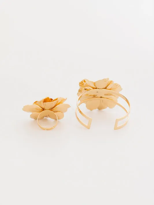 Floral Pearl Bracelet